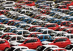 Few makers sell more cars in April 2013