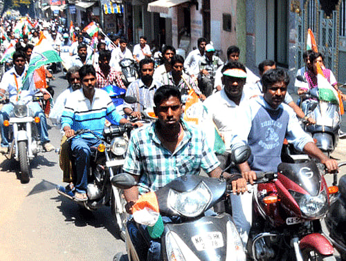 Karnataka poll campaigning. DH photo