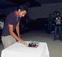 Super Mehta signs off in maximum glory