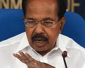 Moily refutes allegations of favouring Reliance Industries