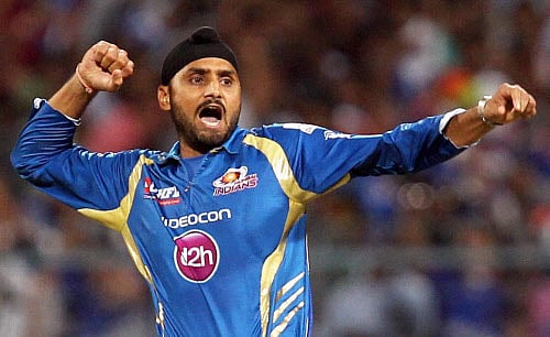 Mumbai Indian bowler Harbhajan Singh jubiliates after dismissed Chennai Super Kings batsman R.Jadeja during IPL6 Final in Kolkata on Sunday.. PTI Photo