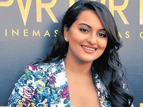 simple: Sonakshi Sinha