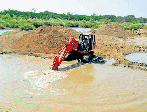 Black business of sand mining in Gulbarga's rivers