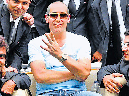 confident: Nik Halik