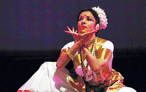 expressive: Mohiniyattam dancer Vijayalakshmi presents her new composition 'Rain'.