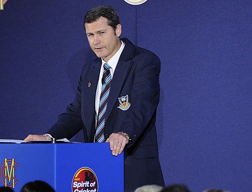 He came up with the idea after Pustovitova said she wanted to break up with him