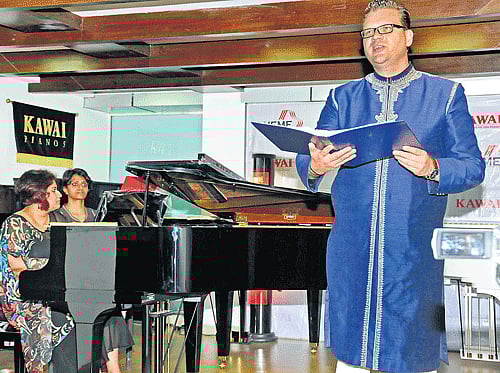 melodious: Neecia Majolly (on the piano) and Jonas Olsson.