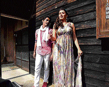 talented Hansika with Siddharth in the film 'Theeya Velai Seiyyanum Kumaru'.