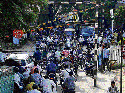 Closure of the railway gate triggers severe traffic jams throughout the day.