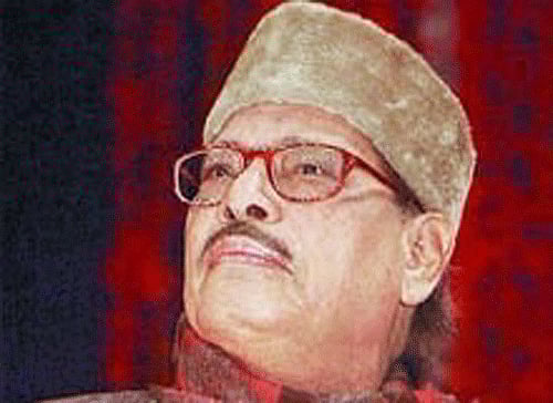 Manna Dey hospitalized, undergoing dialysis