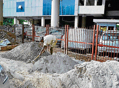 New worry: Delhi Traffic Police have proposed U-shaped strips to ease traffic movement around Metro stations.