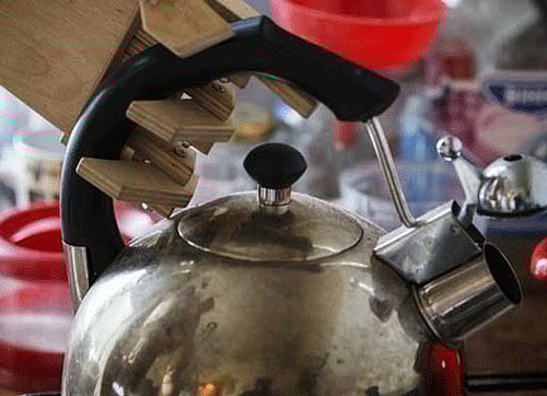 He also demanded that the electricity bills of the people be waived during the lockdown period