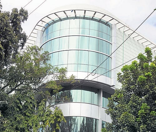 control centre: The Traffic Management Centre  constructed on Infantry Road has 40 workstations to  monitor various parts of the City. dh photo