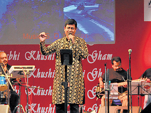 The show in progress. DHNS