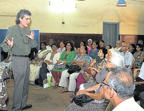 Richard Shreder, an Alzheimer's specialist from USA, addresses a gathering in Mangalore on Tuesday. DH photo