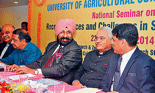 Chairman of Agricultural Scientists Recruitment Board, New Delhi, Dr Gurbachan Singh and&#8200;VC of University of Mysore K&#8200;S&#8200;Rangappa, at the one-day seminar in Mysore on Thursday. (L-R) Former president of ISMA&#8200;M&#8200;Sreenivasan, Director of Sugarcane Breeding Institute,&#8200;Coimbatore, N&#8200;Vijayan Nair and VC of University of Agricultural Sciences,&#8200;Bangalore, K&#8200;Narayana Gowda are seen. dh photo