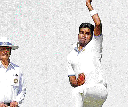 leading the way: Skipper R Vinay Kumar's leadership qualities were instrumental in Karnataka's triumph. DH PHOTO/ SRIkanta sharma R