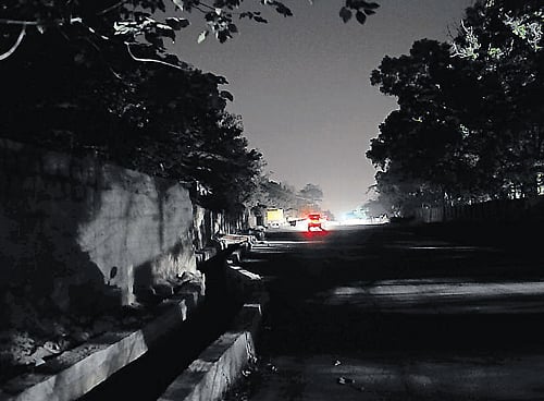 The cash-starved BBMP has no money to pay the power bills of the City's streetlights. DH Photo