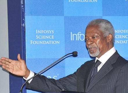 Former UN Secretary-General Kofi Annan at Infosys award function in Bangalore on Saturday. DH photo