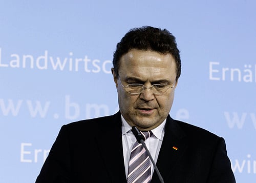 Germany's Social Democratic Party (SDP) has defended its stand on its Indian-origin former MP's alleged involvement in child pornography, dismissing claims that he was informed about plans to open an investigation against him. Reuters