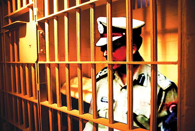 When a woman professor (name withheld) became sick and tired of her husband's chronic drug addiction, she hatched a plot to get him booked for a minor offence to send him to the district jail here. DH graphic for representation only