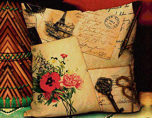 Art decor: A kitschy touch to your homes will make it more interesting. Photos: Pepperfry.com; Fashionandyou.com