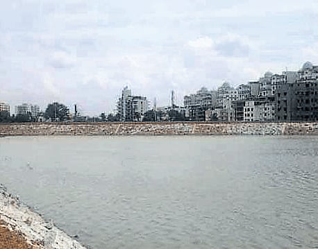 The Munnekolala lake in AECS Layout after renovation. DH Photo