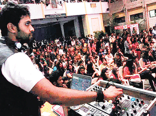 The students of MES College of Arts, Science and Commerce held their two-day cultural fest Anubhav recently, DH Photo