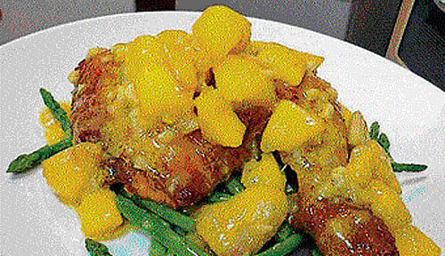 Indians are truly obsessed with this fruit. And why not, mangoes are found in hundreds of varieties all throughout the summer season, DH Photo