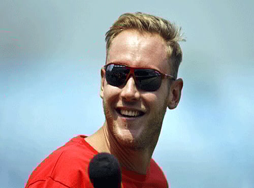 Their campaign opener against New Zealand spoilt by rain, 2010 champions England face a difficult task of taming table-toppers Sri Lanka to keep their semifinal hopes alive in the ICC World Twenty20 on Thursday, AP photo