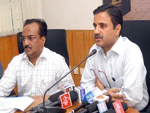 Addressing a press conference in Bangalore, Chief Electoral Officer Anil Kumar Jha said as many as 51 of the 916 nominations filed were rejected as they were either incomplete, or had not followed the proforma. DH Photo