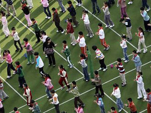 Chinese parents, trapped in one-child web, give babies away on Internet  Reuters Image