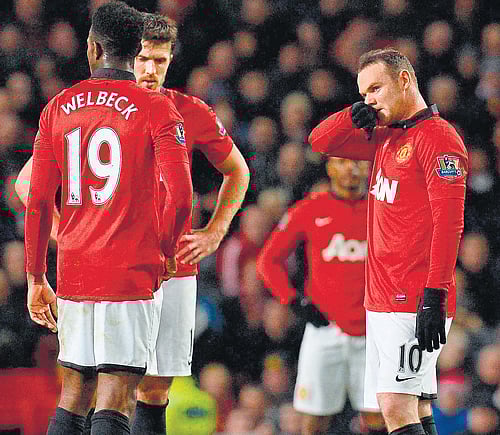 Manchester United showed great spirit in a 1-1 draw with holders Bayern Munich in the first leg of their Champions League quarterfinal while Atletico Madrid gained the upper hand against Barcelona. Reuters file photo