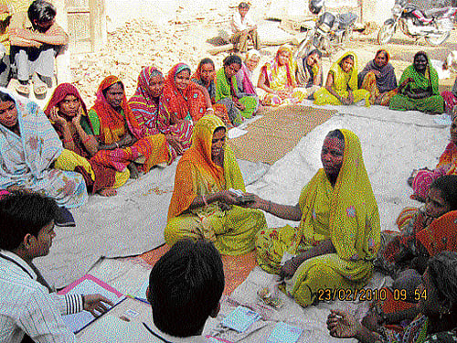 Business correspondents are agents of banks operating in far-flung areas of the country, where only MFIs used to operate earlier. DH photo