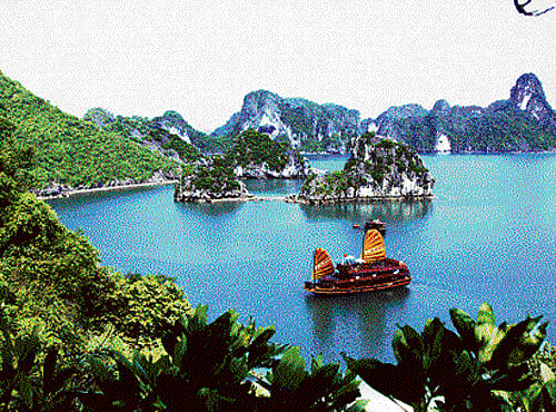 As the myth goes, the jewels turned into islands and islets dotting the seascape and formed a formidable fortress against the invaders.