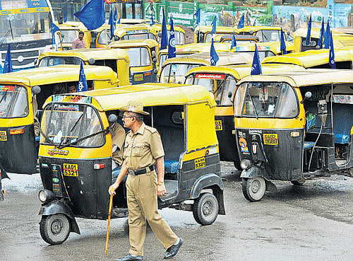 There are 1.1 lakh autorickshaws plying  in the City, out of which nearly 22,000 are illegally operating, with two-stroke engines. DH file photo