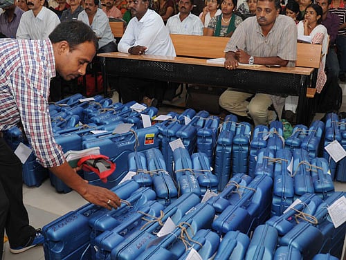 Repolling will be held in 12 polling stations spread across nine Lok Sabha constituencies in Karnataka on April 29 due to technical problems in Electronic Voting Machines during the April 17 single-phase polls. DH Photo