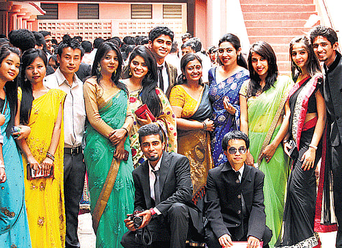 Graduating students strike a pose. DH photo