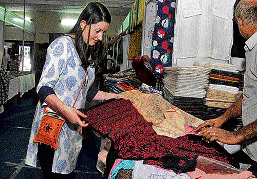 The 'Gujarat Handicraft Mela', which is going on at the Premchandra Kalyana Mantap, is full of the colours and flavours of various states. DH photo