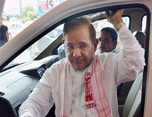 JD(U) President Sharad Yadav faced protest from party supporters assembled outside Nitish Kumar's residence here for allegedly being behind Kumar's resignation as the chief minister. PTI file photo