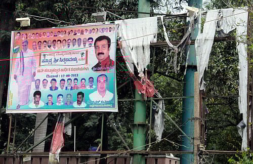 The Bruhat Bangalore Mahanagara Palike (BBMP) seems to have turned a blind eye towards the numerous unauthorised hoardings that have sprung everywhere, soon after the Lok Sabha results were declared. DH photo