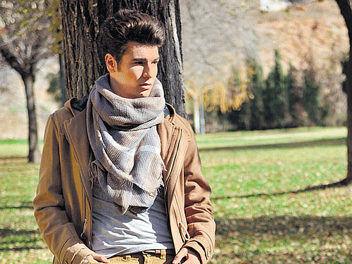 Whatever be the season, scarves, stoles and shrugs never go out of fashion. DHNS