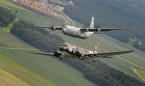 India is now equipped with the technology for advanced surveillance of its entire airspace by operationalising 21 stations having surveillance technology for tracking aircraft -- from the Himalayas to the high seas. Reuters photo for representation