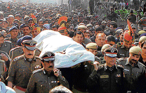 A  recent death brought home the vulnerability of policemen in Delhi. During the last five years, 11 traffic policemen have died after being hit by speeding vehicles. Other police departments too have suffered. File Photos