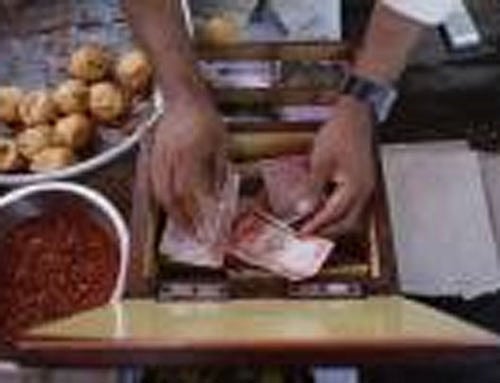 India needs to recast its subsidy regime, raise tax revenues, remove barriers on farm trade and improve the business climate to meet the aspirations of its people, the annual report card on the country's economy said Wednesday, while pegging a higher overall growth of 5.4-5.9 percent for this fiscal. Reuters photo