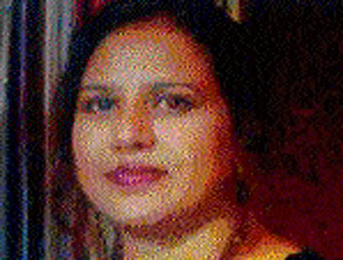 The deceased used to run a beauty parlour and was residing along with her three children.  Dh photo