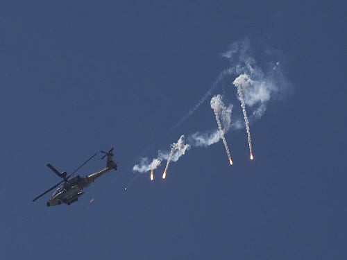 India is planning to buy 39 more Apache choppers from the US for its Army and the issue is expected to be discussed tomorrow during the meetings of US Defence Secretary Chuck Hagel with Indian leadership. Reuters photo