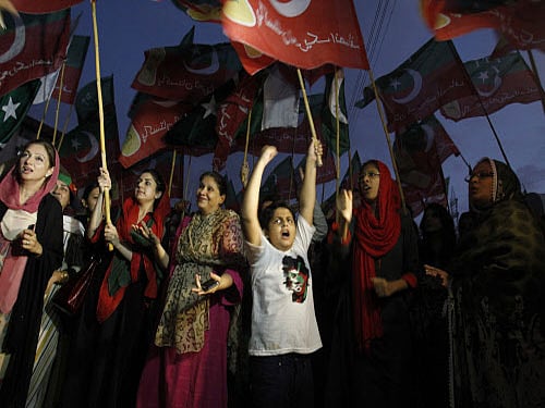 The anti-government protests in Pakistan entered the ninth day today amidst serious differences between the negotiators and the protest leaders, who are demanding nothing less than Prime Minister Nawaz Sharif's resignation as a pre-condition for talks. AP photo