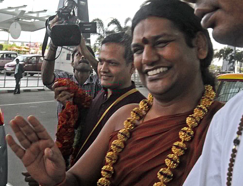 The Supreme Court on Thursday directed self-styled godman facing rape charges, Nithyananda, to undergo potency test and slammed the Karnataka police as well as the accused for delaying the progress in the four-year-old case. DH photo