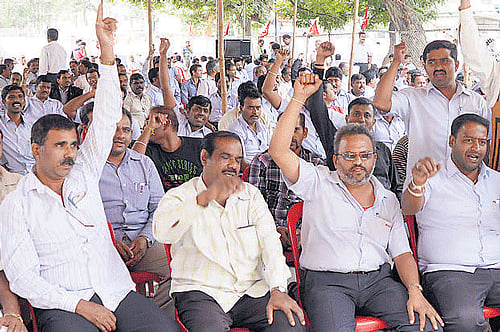 The strike has continued despite the government prohibiting it with immediate effect on Friday last. DH File Photo